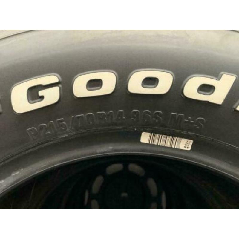 NIEUW - Set van 4 BFGOODRICH RADIAL T/A 215/70 R14