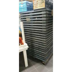 Stapelbare kunststof pallets voor voortent vlonder