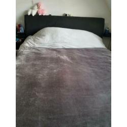 Tweepersoons bed