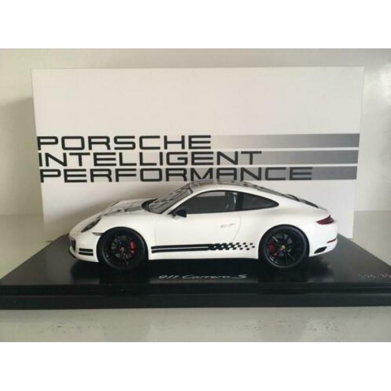 Porsche 911 (991) Carrera S Endurance Racing 2016 wit 1:18