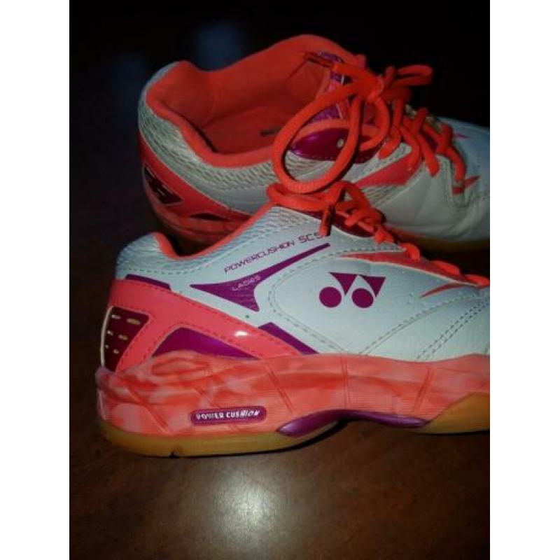 Yonex powercushion SC5 maat 39