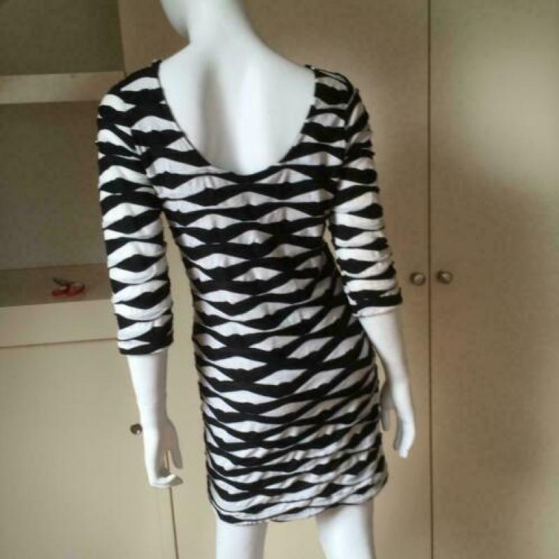 4036 Zwart/witte gestreepte jurk tuniek COOLCAT; Mt=M"