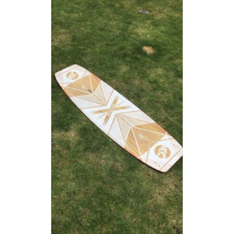 kite + bar + board + bindingen + evt pomp