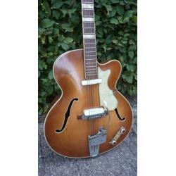 Höfner archtop 4550/S/E2 uit 1960
