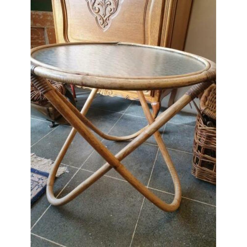 Vintage rotan tafeltje