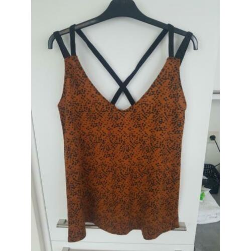 Top met print en zwarte bandjes maat 42 NIEUW