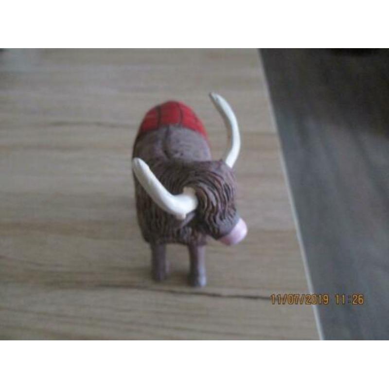 Beeld stier 10 x 4 x 9 cm hoog steensoort