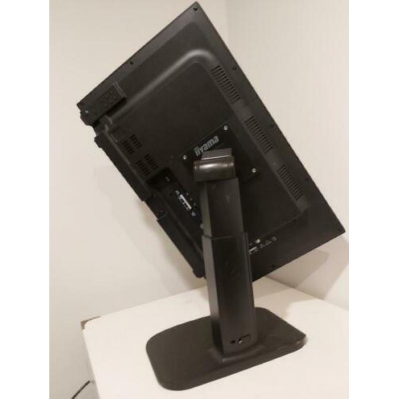 Salora TV 24LED1500 evt. Inclusief voet of muurbeugel