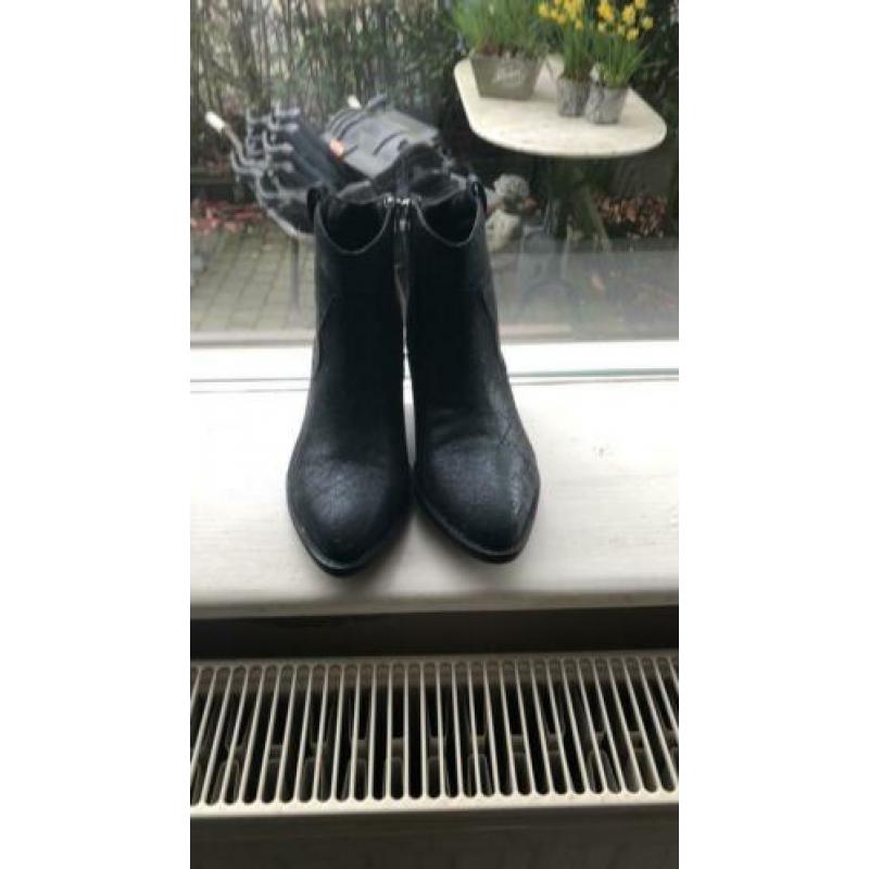 Korte cowboylaarsjes