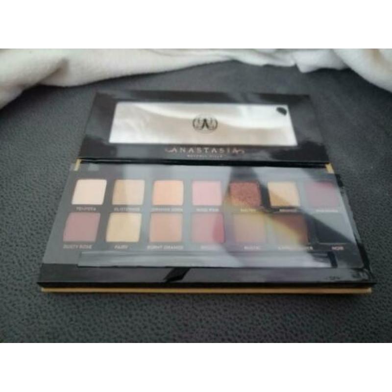 Anastasia Beverly Hills Vault incl. Soft glam & modern ren.