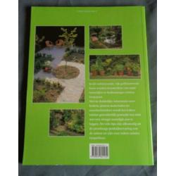 TUINSTIJLEN Fieke Hoogvelt tuin tuinieren boek 143 blz. ISBN