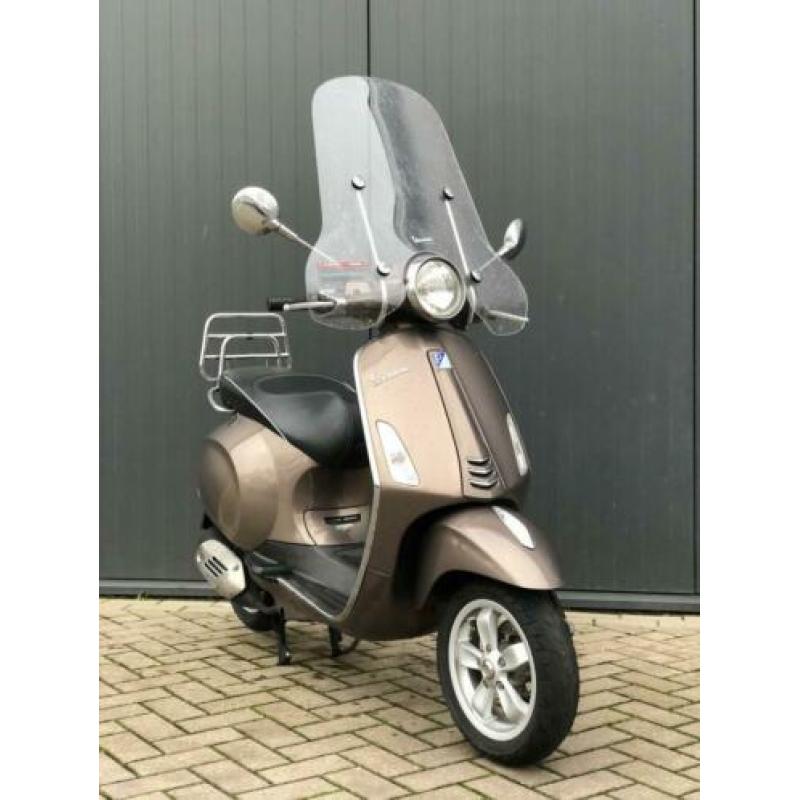 Vespa Primavera Brom 2015 Maronne ‘ACTIEPRIJS’