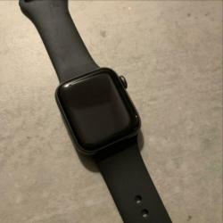 Apple Iwatch 4 40 mm zwart - ZGAN