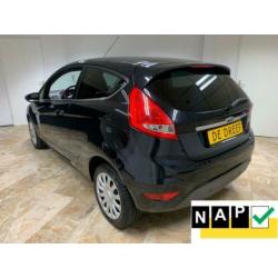 Ford Fiesta 1.4 Titanium ZONDAG ' s open van 12-tot 17 uur