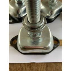 Motorsteun plus stift (shore 65) 4 stuks.