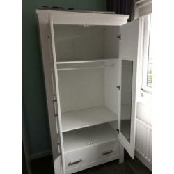 Witte (kinder) kledingkast