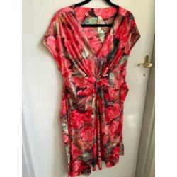 Summum zomerjurk koraal-rood- zwart maat L 42