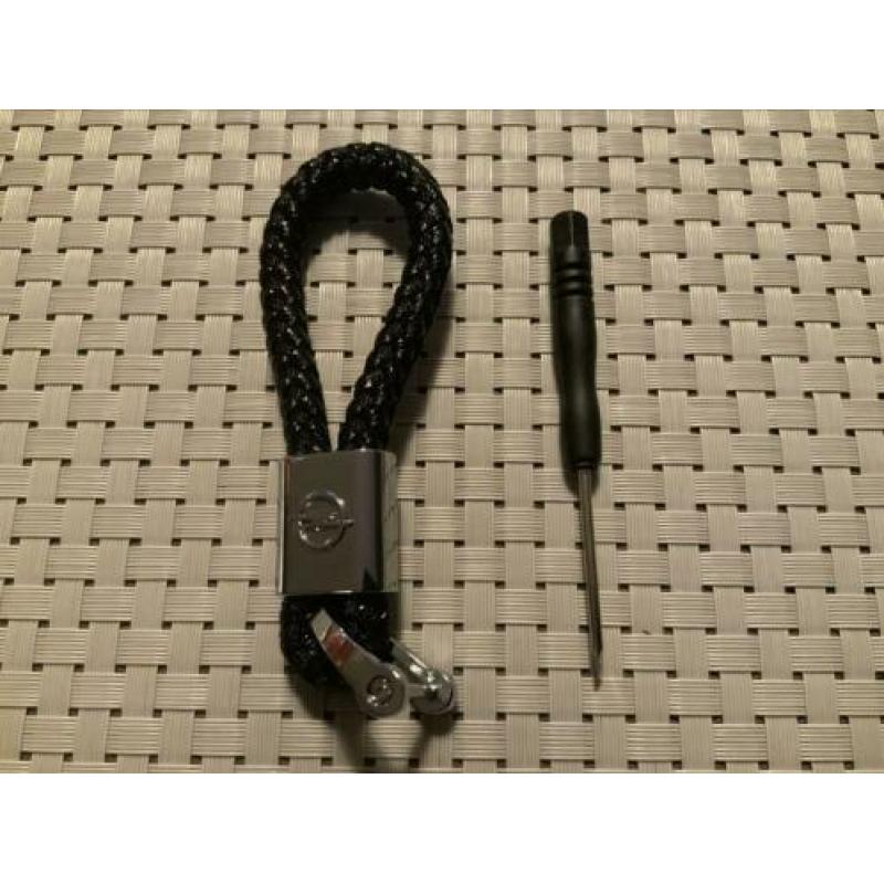 Opel zwart gevlochten sleutelhanger