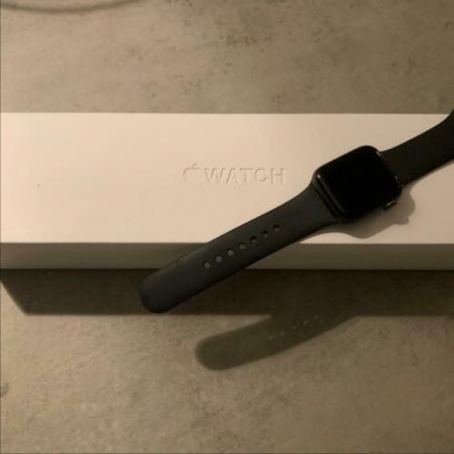 Apple Iwatch 4 40 mm zwart - ZGAN