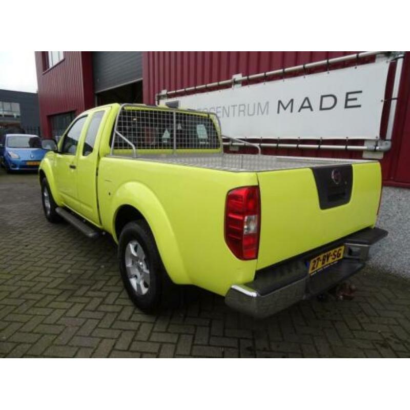 Nissan Navara 2.5 dCi SE King Cab // Clima // 4X4 // Nette a