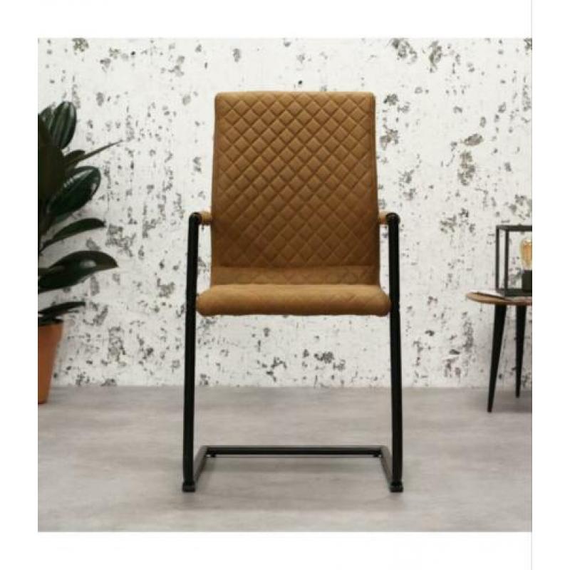 4 eetkamerstoelen cognac ! Slechts 250,-