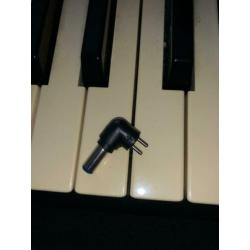 Yamaha keyboard (piano)