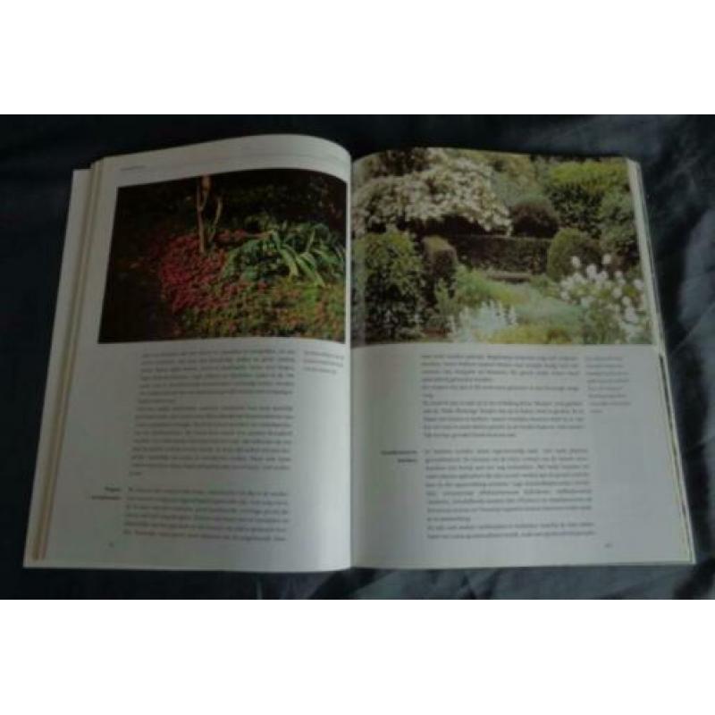 TUINSTIJLEN Fieke Hoogvelt tuin tuinieren boek 143 blz. ISBN