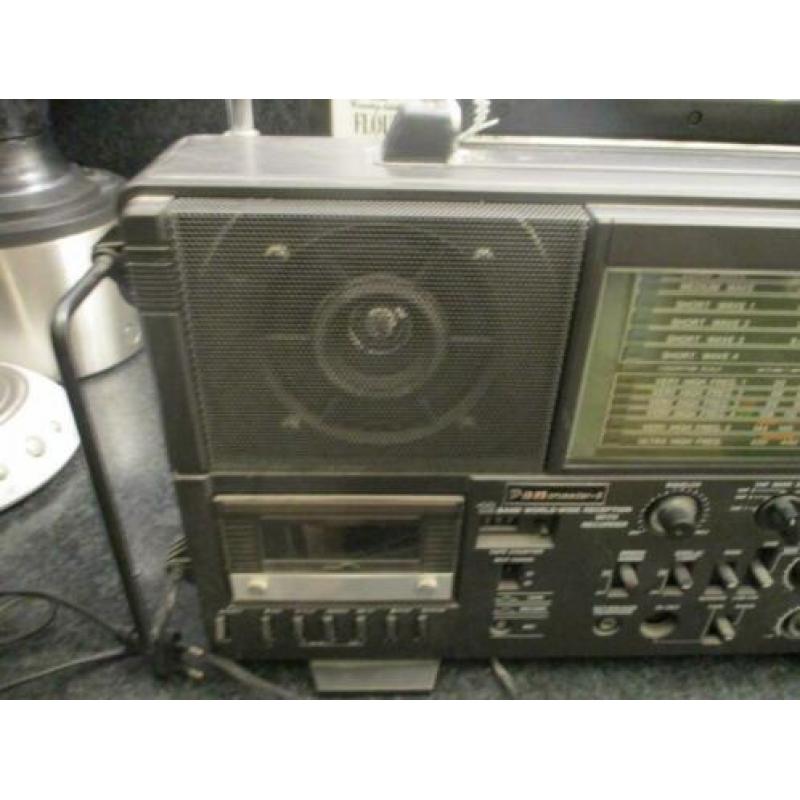 PAN CRUSADER -S 12 band world wide recepition with recorder