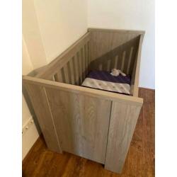 Ledikant incl. Matras & commode (bieden)