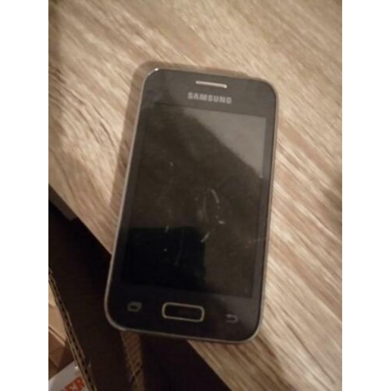 Samsung en HTC telefoon. Defect, komen bijde met batterijen.