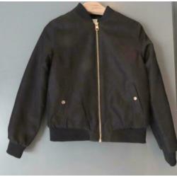 zwart jack met gouden risten maat 164
