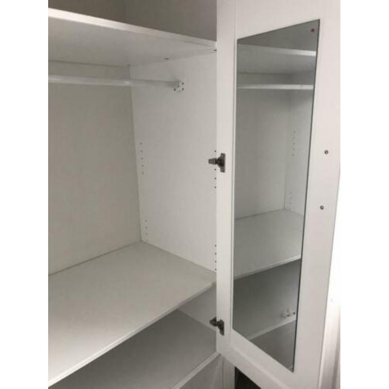 Witte (kinder) kledingkast
