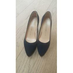 Peter Kaiser blauw suede pumps 6,5 (39,5/40) als nieuw