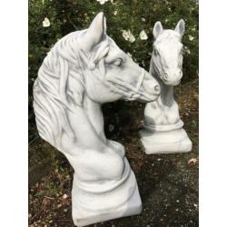 Set van 2 paardenhoofden, steen-tuindecoratie-tuin