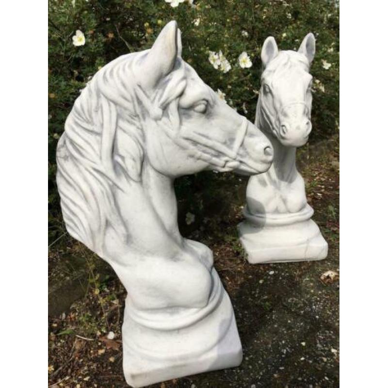 Set van 2 paardenhoofden, steen-tuindecoratie-tuin