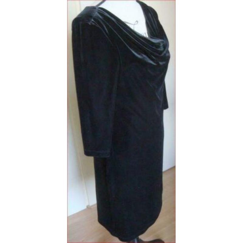 ULLA POPKEN fluwelen jurk met waterval decolette maat M