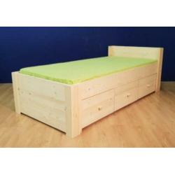 Strak model houten bed met 3 laden 40cm diep. - tegen meerpr