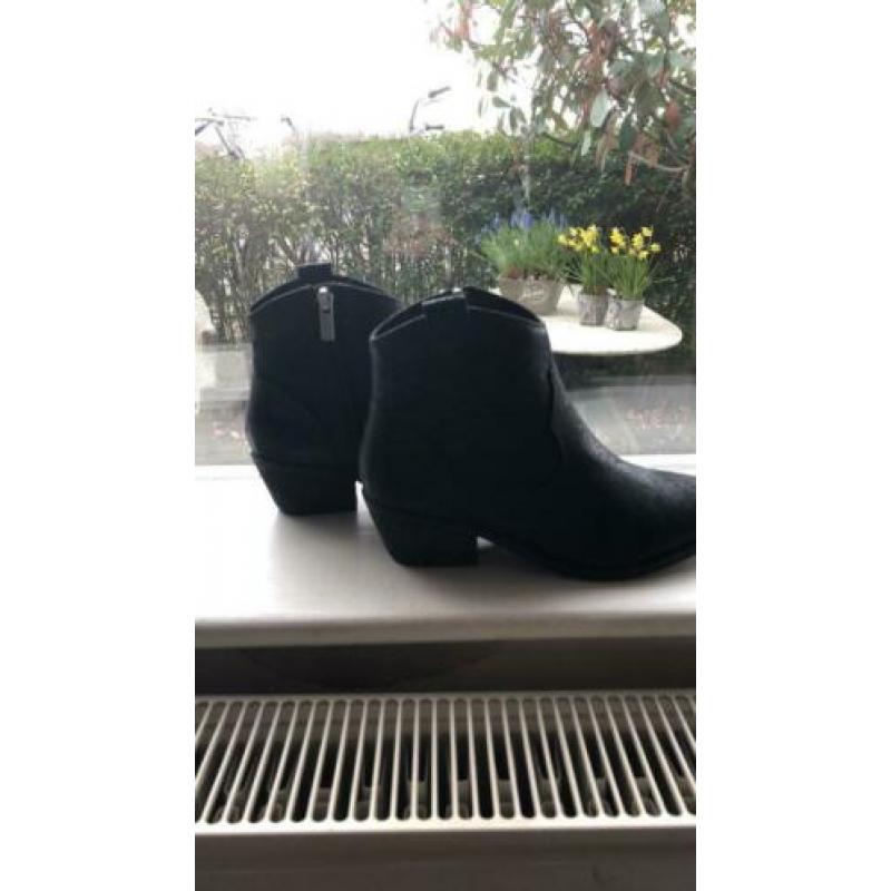 Korte cowboylaarsjes