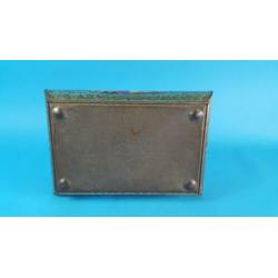 Vintage brocante metalen blik met fruit stilleven. 6C6