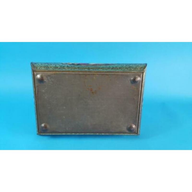 Vintage brocante metalen blik met fruit stilleven. 6C6