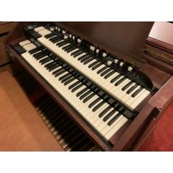Hammond orgel Cv en cabinet