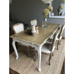 Eettafel met 4 stoelen