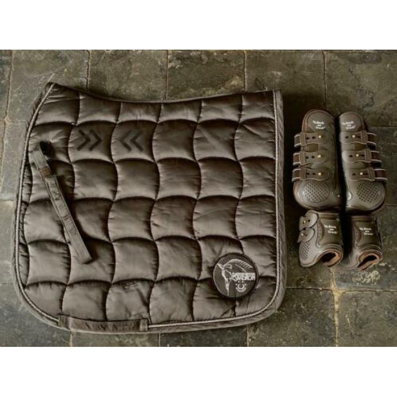 Eskadron platinum glossy dressuur back on track bruin