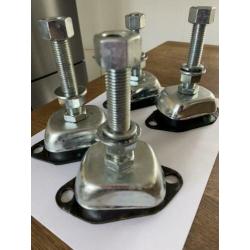 Motorsteun plus stift (shore 65) 4 stuks.