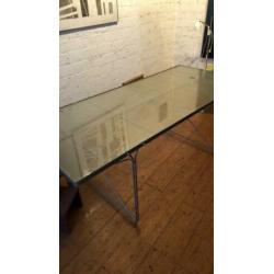 Glazen tafel met ijzeren onderstel 85x200cm in Bergen nh
