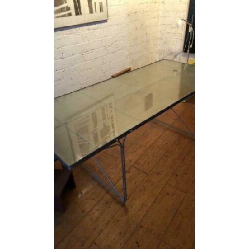 Glazen tafel met ijzeren onderstel 85x200cm in Bergen nh
