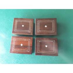 Vier antieke kleine houten palissander kistjes, doosjes