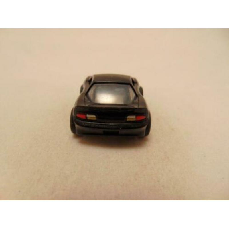 Chevrolet Camaro 2002 met terugtrek motor zwart 4.5 x 4 cm