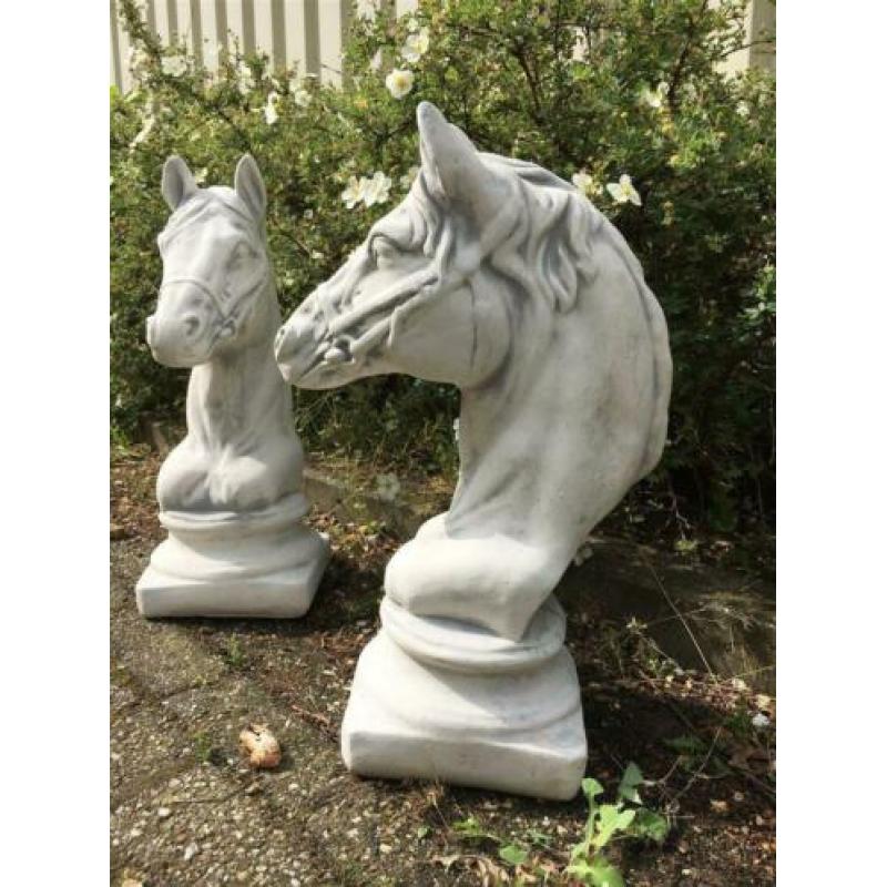 Set van 2 paardenhoofden, steen-tuindecoratie-tuin