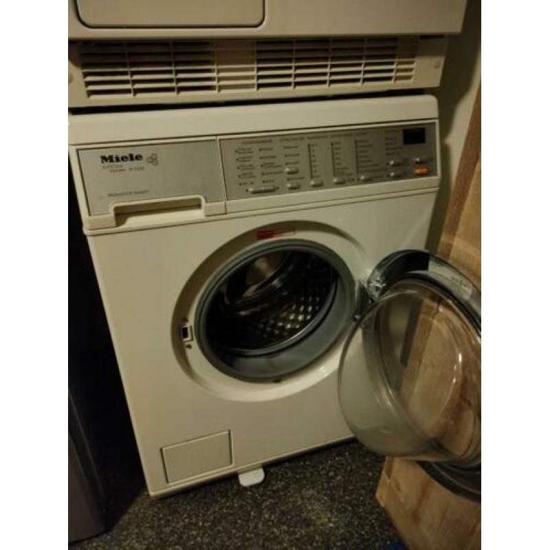 Miele wasmachine met ijzeren trommelkruis en condensdroger